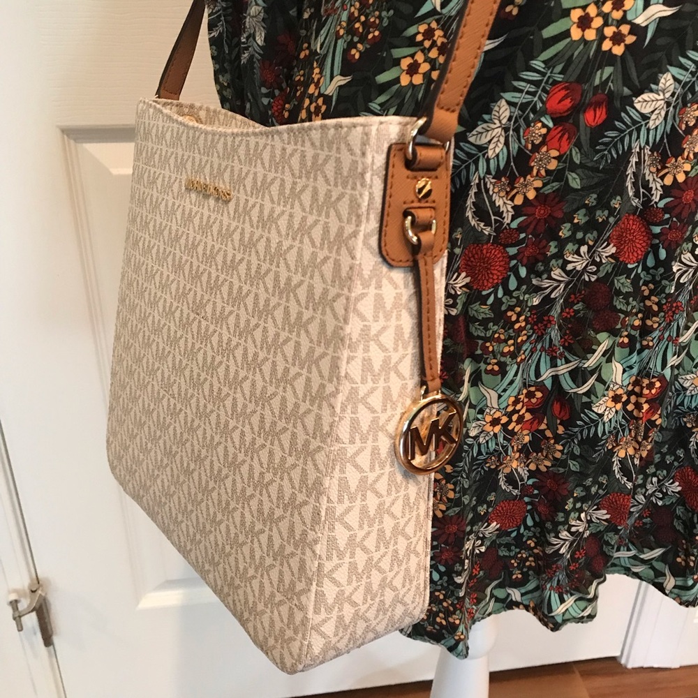 Michael Kors Jet set travel large messenger acorn - Picture 5 of 8